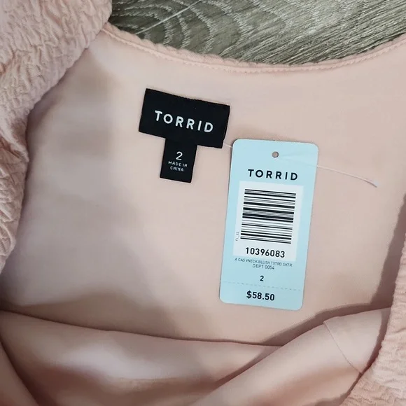 torrid Blush dress NWT - Picture 3 of 5